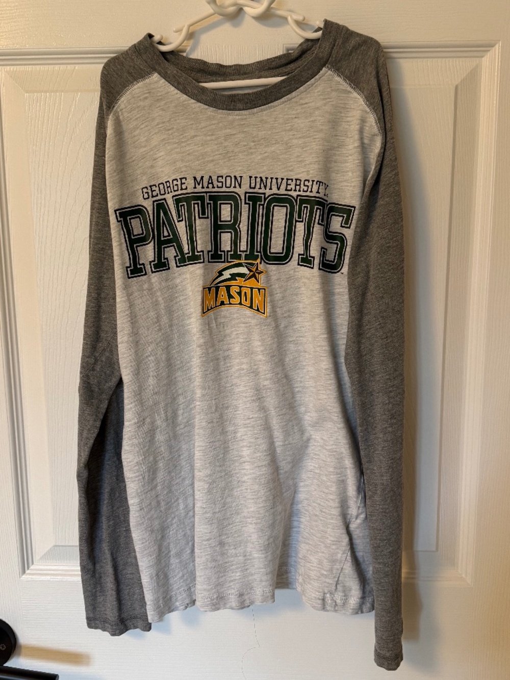 Champion George Mason Patriots Raglan Long Sleeve Shirt Adult Small